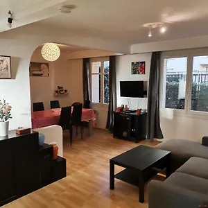 Appartement Big Ground Floor 2 Bedrooms Flat In A Quiet Building & Neighborghood, Marseille